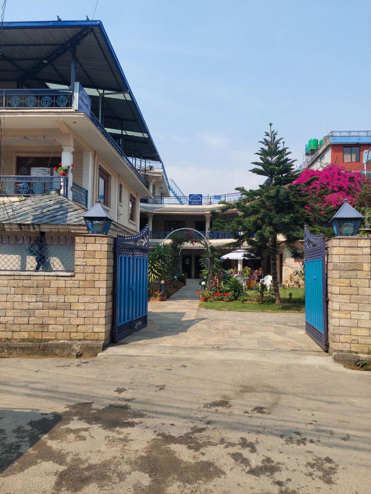 Blue Planet Lodge & Restaurant Pokhara Eksteriør billede
